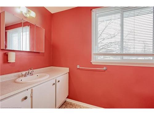 13 Carisbrooke Court, Brampton, ON - Indoor Photo Showing Bathroom