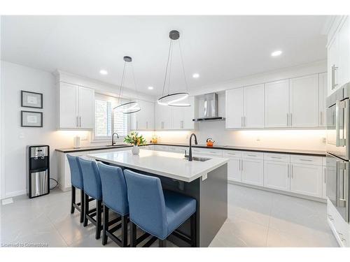 127 Court Drive, Paris, ON - Indoor Photo Showing Kitchen With Upgraded Kitchen