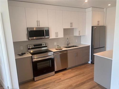 820-525 New Dundee Road, Kitchener, ON - Indoor Photo Showing Kitchen With Stainless Steel Kitchen With Double Sink