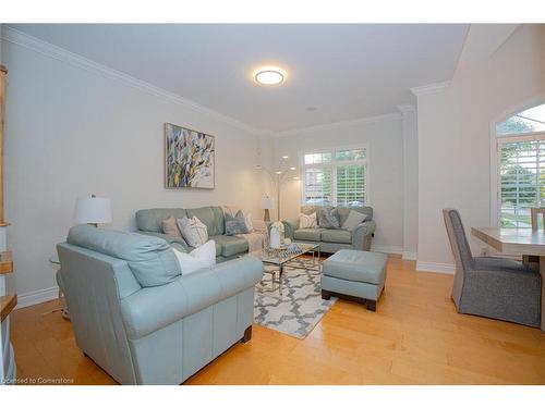 50 Islandview Way, Stoney Creek, ON - Indoor Photo Showing Living Room