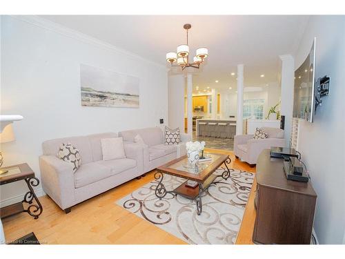 50 Islandview Way, Stoney Creek, ON - Indoor Photo Showing Living Room