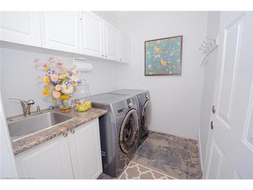 50 Islandview Way, Stoney Creek, ON - Indoor Photo Showing Laundry Room