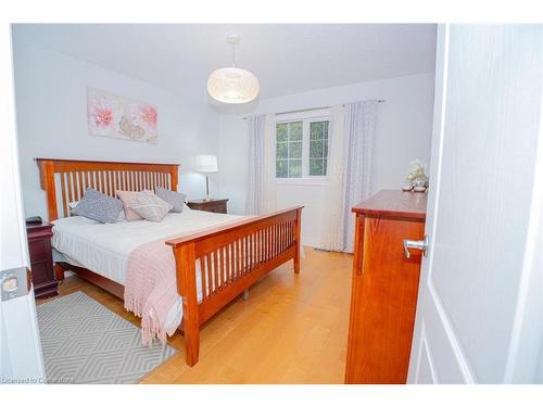 50 Islandview Way, Stoney Creek, ON - Indoor Photo Showing Bedroom