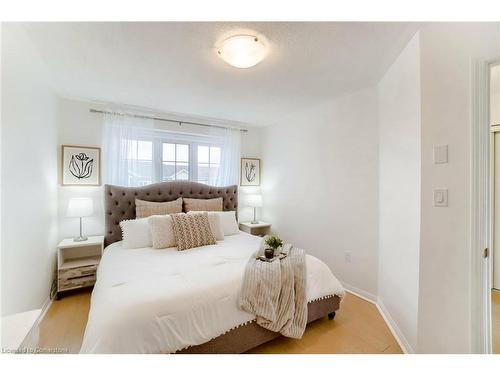 40 Ohara Lane, Ancaster, ON - Indoor Photo Showing Bedroom