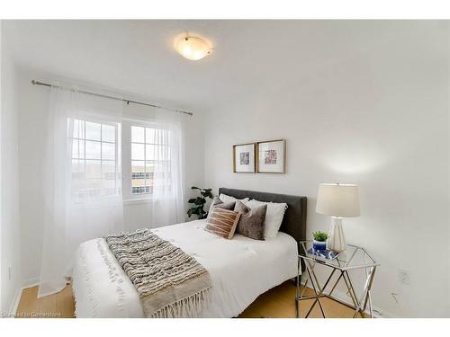 40 Ohara Lane, Ancaster, ON - Indoor Photo Showing Bedroom