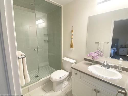 3302 Carding Mill Trail, Oakville, ON - Indoor Photo Showing Bathroom