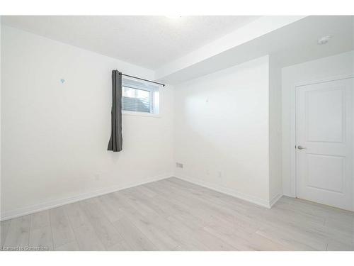 83-261 Woodbine Avenue, Kitchener, ON - Indoor Photo Showing Other Room