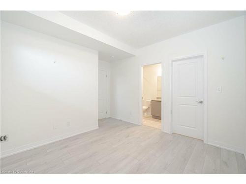 83-261 Woodbine Avenue, Kitchener, ON - Indoor Photo Showing Other Room