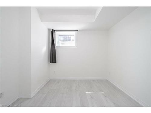 83-261 Woodbine Avenue, Kitchener, ON - Indoor Photo Showing Other Room