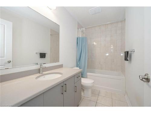 83-261 Woodbine Avenue, Kitchener, ON - Indoor Photo Showing Bathroom