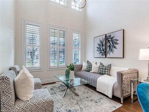 30 Wickson Street, Markham, ON - Indoor Photo Showing Living Room