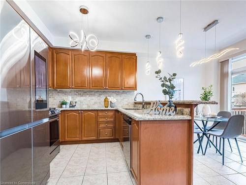 30 Wickson Street, Markham, ON - Indoor Photo Showing Kitchen With Upgraded Kitchen