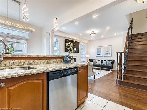 30 Wickson Street, Markham, ON - Indoor Photo Showing Kitchen