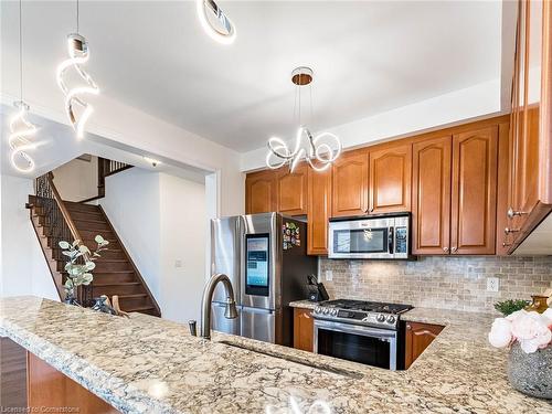 30 Wickson Street, Markham, ON - Indoor Photo Showing Kitchen With Upgraded Kitchen