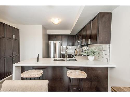 38-420 Linden Drive, Cambridge, ON - Indoor Photo Showing Kitchen With Double Sink