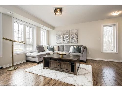 38-420 Linden Drive, Cambridge, ON - Indoor Photo Showing Living Room