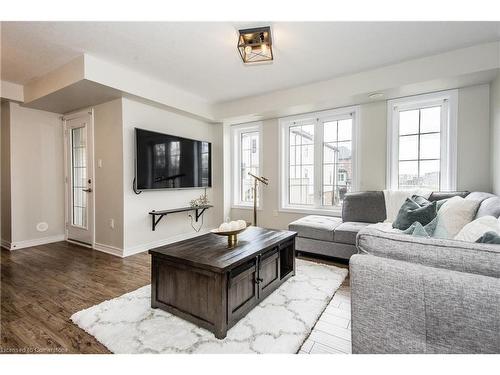 38-420 Linden Drive, Cambridge, ON - Indoor Photo Showing Living Room