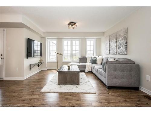 38-420 Linden Drive, Cambridge, ON - Indoor Photo Showing Living Room