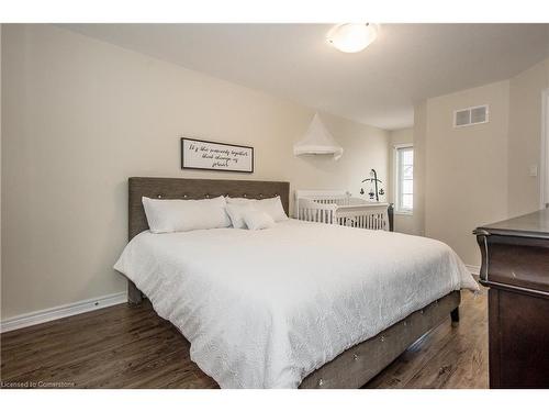 38-420 Linden Drive, Cambridge, ON - Indoor Photo Showing Bedroom