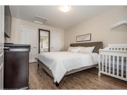 38-420 Linden Drive, Cambridge, ON - Indoor Photo Showing Bedroom