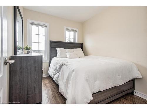 38-420 Linden Drive, Cambridge, ON - Indoor Photo Showing Bedroom