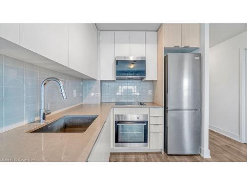 603-2481 Taunton Road, Oakville, ON - Indoor Photo Showing Kitchen