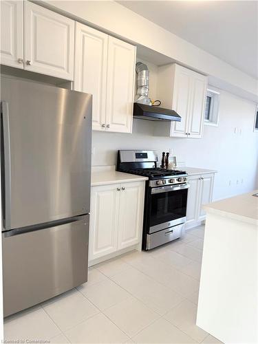 64 Masters Street, Welland, ON - Indoor Photo Showing Kitchen