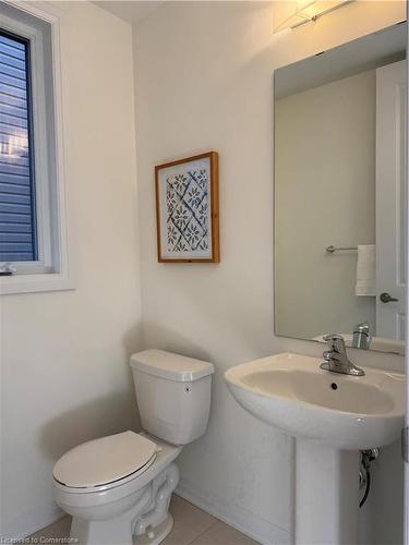 64 Masters Street, Welland, ON - Indoor Photo Showing Bathroom