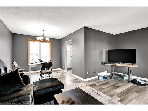 702159 5 Side Road, Chatsworth, ON - Indoor Photo Showing Living Room