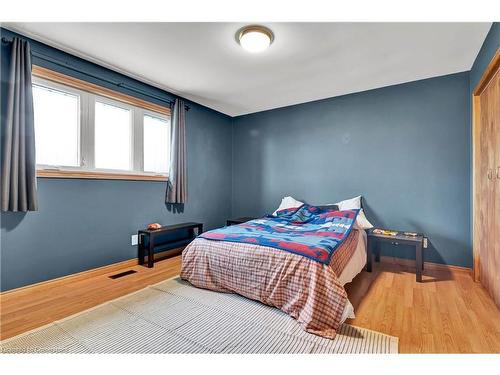 702159 5 Side Road, Chatsworth, ON - Indoor Photo Showing Bedroom