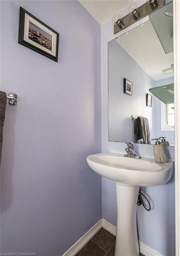 21 Lynch Crescent, Hamilton, ON - Indoor Photo Showing Bathroom