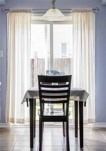 21 Lynch Crescent, Hamilton, ON - Indoor Photo Showing Dining Room