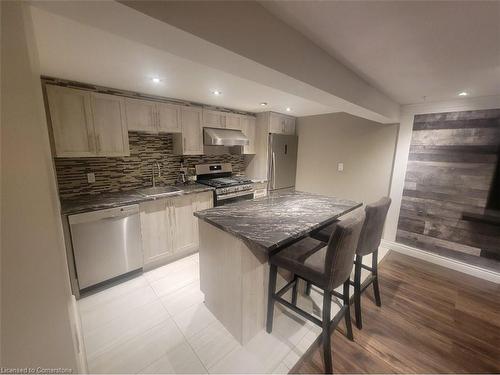 396 Limeridge Road W, Hamilton, ON - Indoor Photo Showing Kitchen