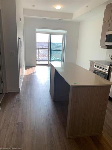 602-480 Gordon Krantz Avenue, Milton, ON - Indoor Photo Showing Kitchen