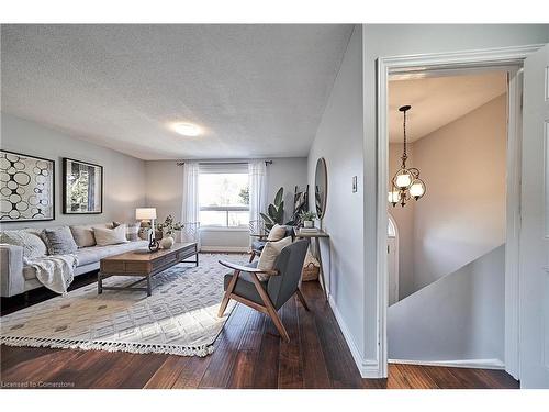 Upper-83 Montrave Avenue, Oshawa, ON - Indoor Photo Showing Living Room