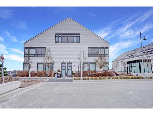 10-233 Broward Way, Innisfil, ON - Outdoor