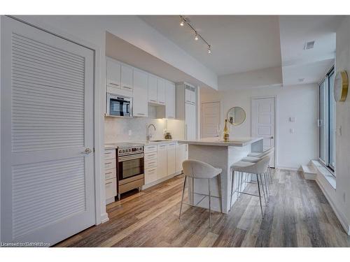 10-233 Broward Way, Innisfil, ON - Indoor Photo Showing Kitchen