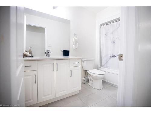 3084 Tillmann Road, London, ON - Indoor Photo Showing Bathroom