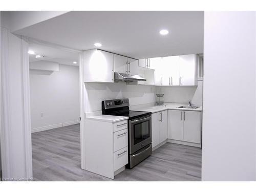 3084 Tillmann Road, London, ON - Indoor Photo Showing Kitchen