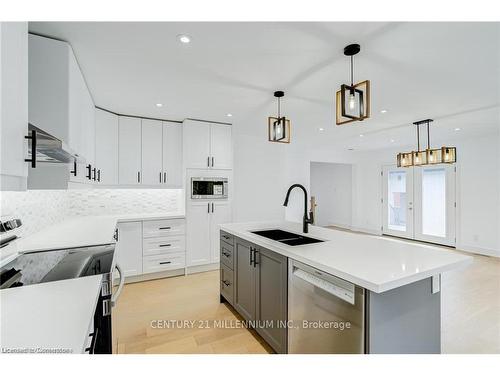 492 Birch Street, Collingwood, ON - Indoor Photo Showing Kitchen With Double Sink With Upgraded Kitchen