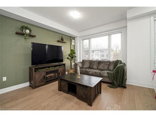 36 Briar Court, Georgetown, ON - Indoor Photo Showing Living Room