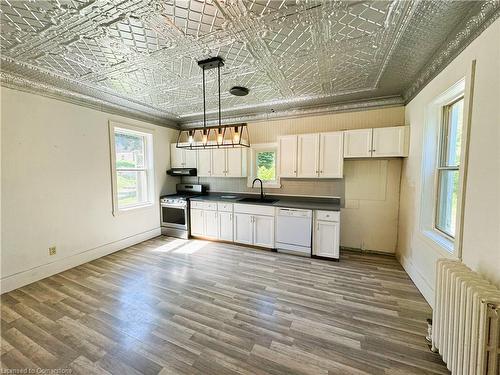 180 Carroll Street, Rockwood, ON - Indoor Photo Showing Kitchen