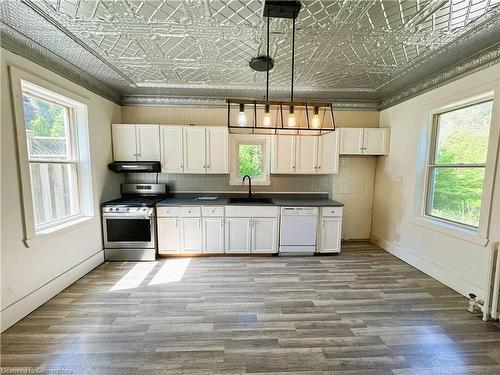 180 Carroll Street, Rockwood, ON - Indoor Photo Showing Kitchen