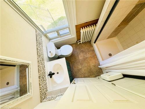 180 Carroll Street, Rockwood, ON - Indoor Photo Showing Bathroom