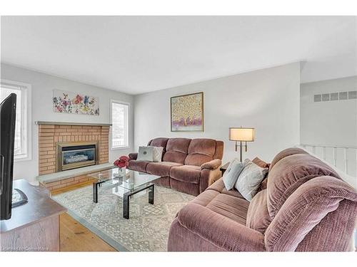 85 Cityview Circle, Barrie, ON - Indoor Photo Showing Living Room With Fireplace