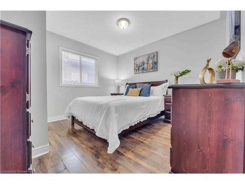 85 Cityview Circle, Barrie, ON - Indoor Photo Showing Bedroom