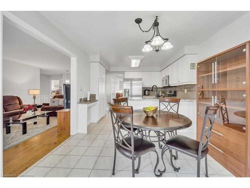 85 Cityview Circle, Barrie, ON - Indoor Photo Showing Dining Room