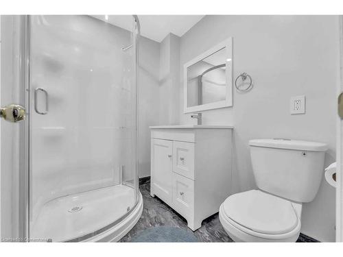 85 Cityview Circle, Barrie, ON - Indoor Photo Showing Bathroom