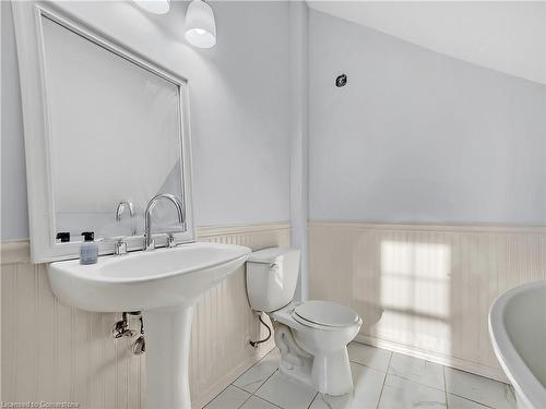 3527 County Rd 26, Augusta, ON - Indoor Photo Showing Bathroom