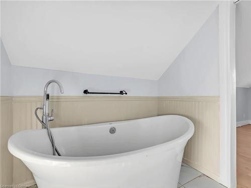 3527 County Rd 26, Augusta, ON - Indoor Photo Showing Bathroom